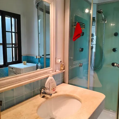 Bougainville Bianco Villa Quartu SantʼElena